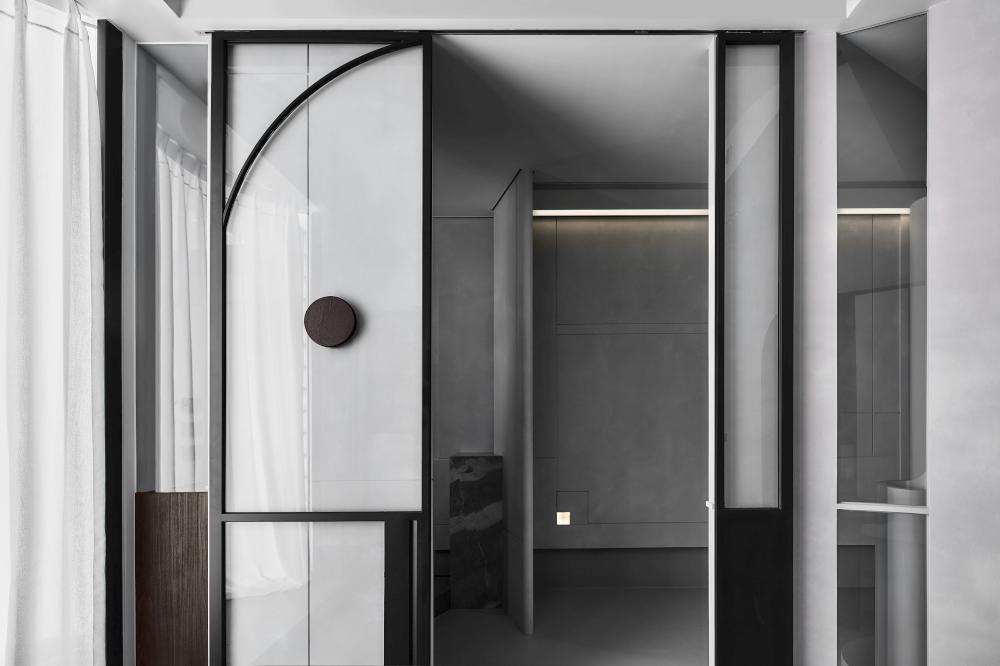 Existentialism and Light — 主視覺 1