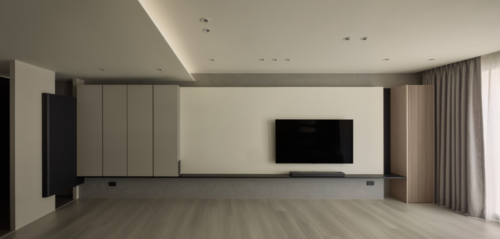 Linear & Mass — 主視覺 2